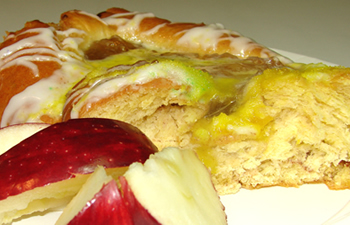 Apple King Cake