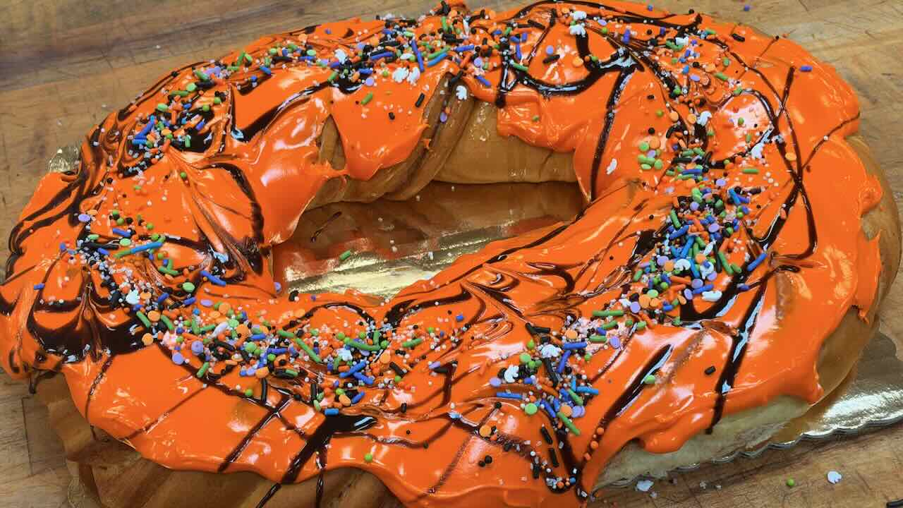 Halloween Traditional King Cake - Image 3